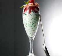 coupe de mousse perlée aux fruits