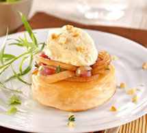 recette de Laurence Salomon : crumpets façon tartiflette, glace au reblochon et lait de noisette