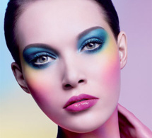 Les fards Artist Shadow de Make Up for Ever vus par Makka Elonheimo