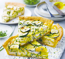 Tarte aux courgettes, crottins de chèvre et ciboulette
