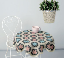 Nappe et cache-pot au crochet – explications gratuites