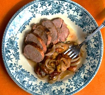 Recette du filet mignon de porc aux mirabelles, oignons et épices